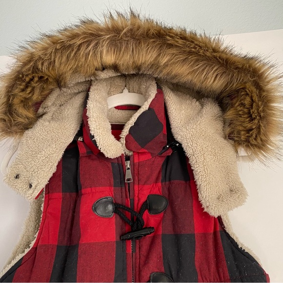 Saks Fifth Avenue Buffalo Check‎ Faux Fur Removable Hooded Vest - Size Medium - Picture 5 of 14